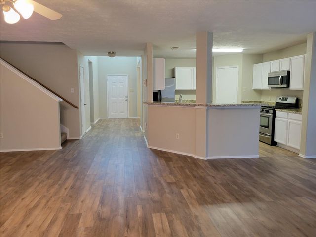 19426 Old Barngate Lane, Houston, TX 77073