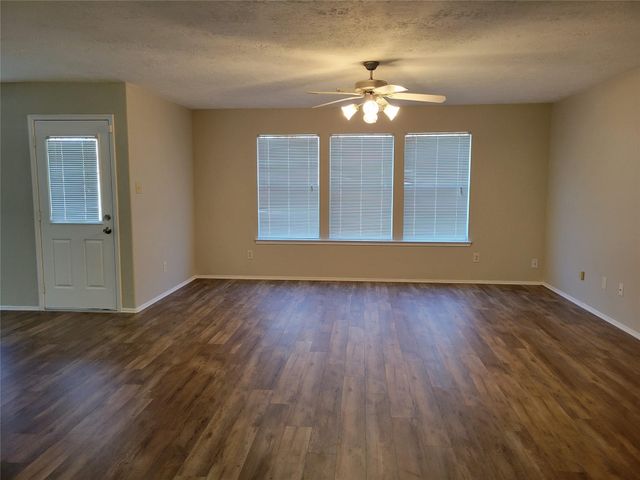 19426 Old Barngate Lane, Houston, TX 77073