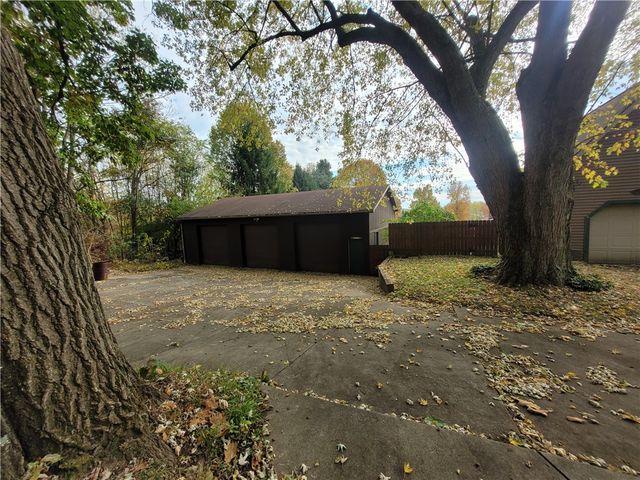 983 Cleland Mill Rd, North Beaver Twp, PA 16102