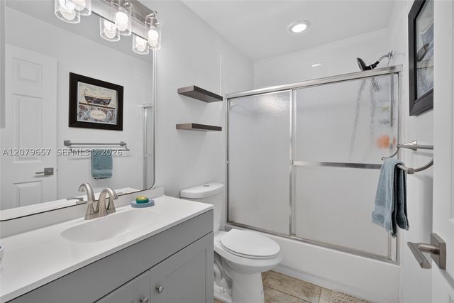 15891 SW 12th St, Pembroke Pines, FL 33027
