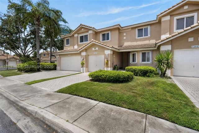 15891 SW 12th St, Pembroke Pines, FL 33027