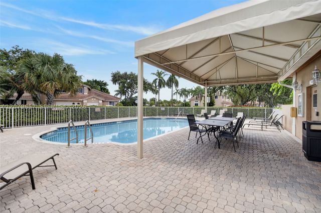 15891 SW 12th St, Pembroke Pines, FL 33027