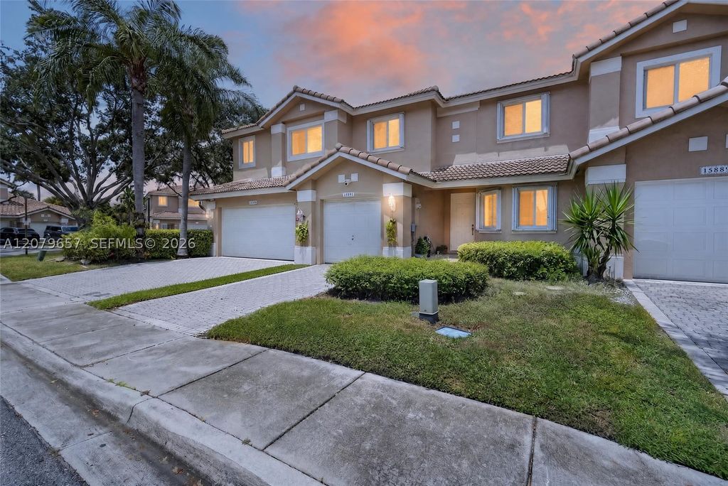 15891 SW 12th St, Pembroke Pines, FL 33027