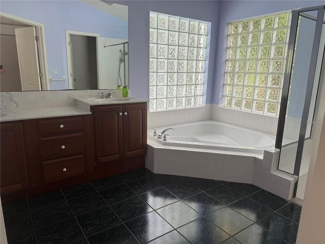 10609 CHAMBERS DRIVE, Tampa, FL 33626