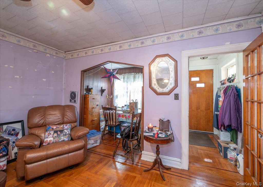 9021 81st Road, Glendale, NY 11385 — photo 4