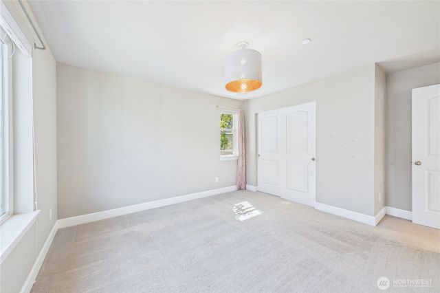 19608 82nd Pl NE, Kenmore, WA 98028