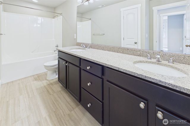 19608 82nd Pl NE, Kenmore, WA 98028