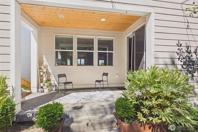 19608 82nd Pl NE, Kenmore, WA 98028