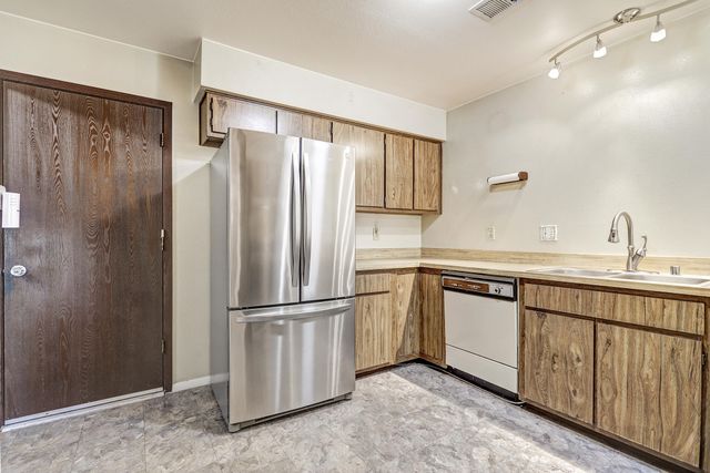 780 Stallion Road SE, Rio Rancho, NM 87124