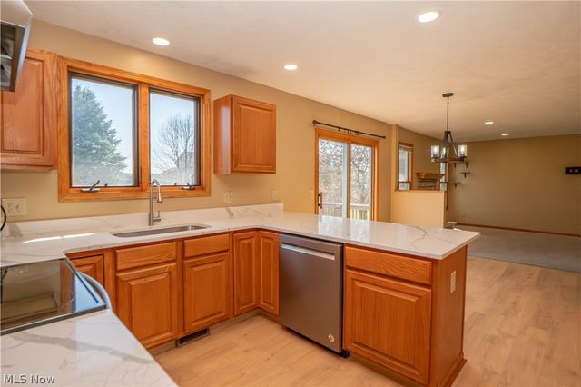 2662 Captens Street NE, Canton, OH 44721