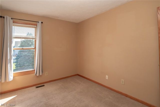 2662 Captens Street NE, Canton, OH 44721