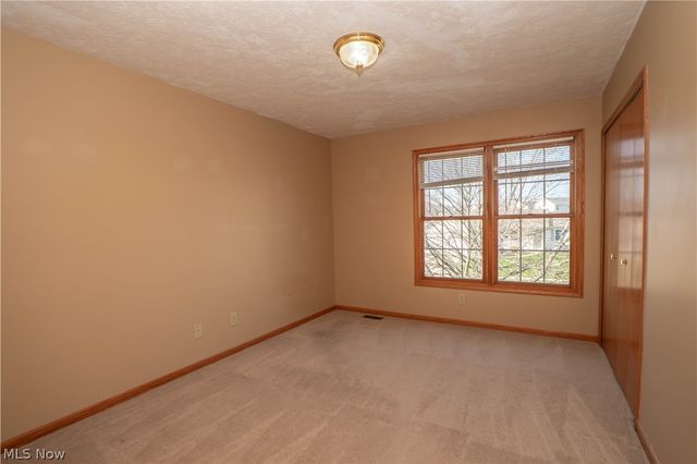 2662 Captens Street NE, Canton, OH 44721