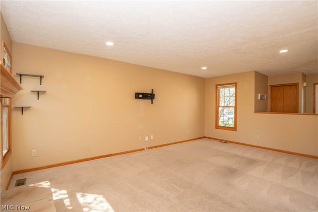 2662 Captens Street NE, Canton, OH 44721