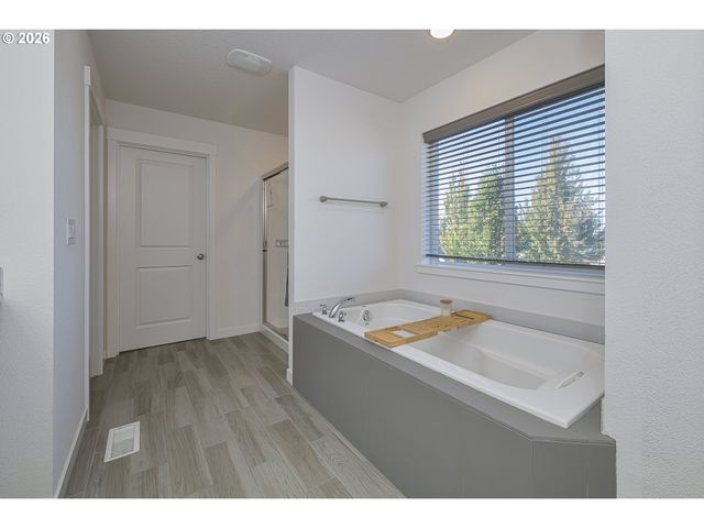 1614 Ne 172ND Cir, Ridgefield, WA 98642