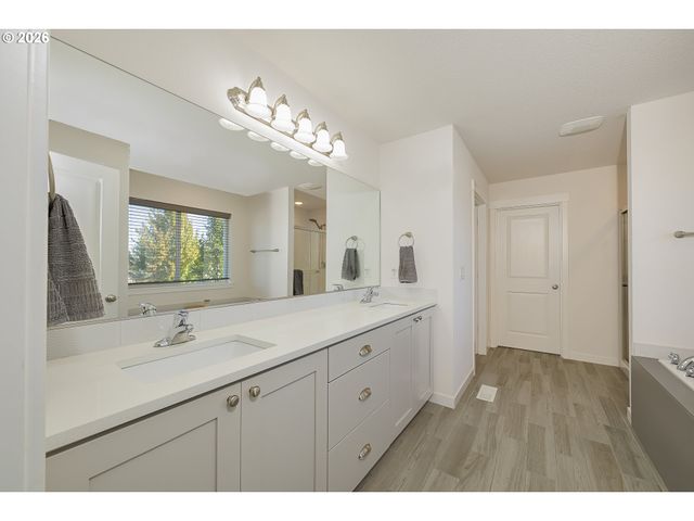 1614 Ne 172ND Cir, Ridgefield, WA 98642