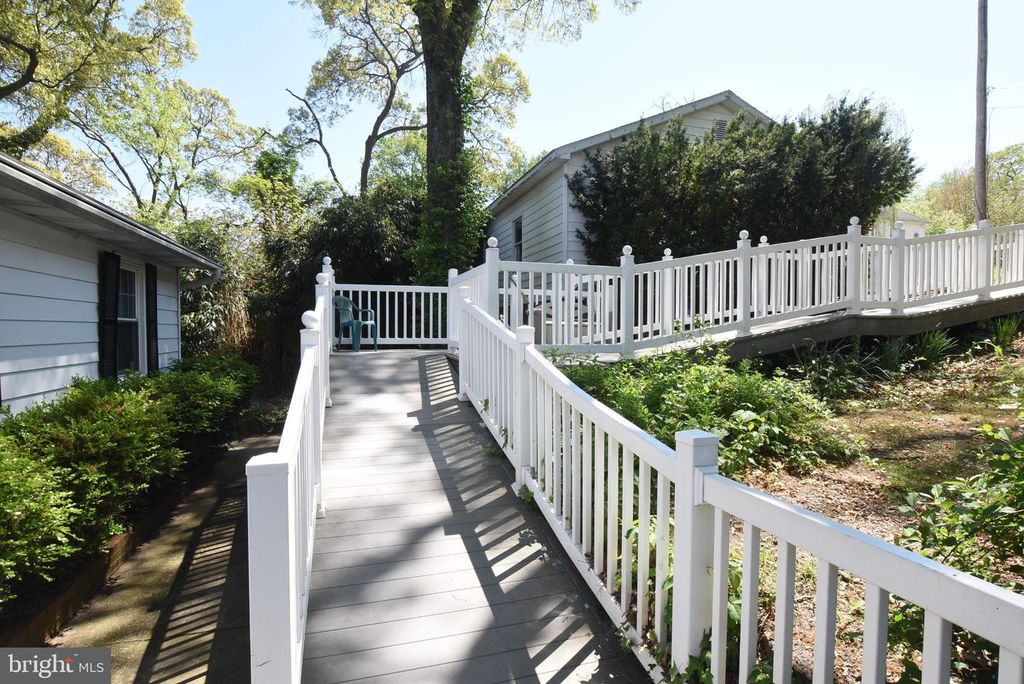 Image 3 of property listing at 1815 HIGHLAND DR, Saint Leonard, MD 20685