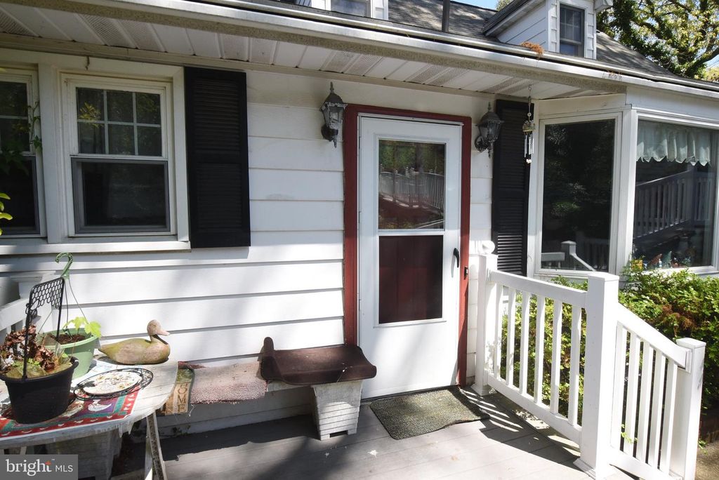 Image 4 of property listing at 1815 HIGHLAND DR, Saint Leonard, MD 20685