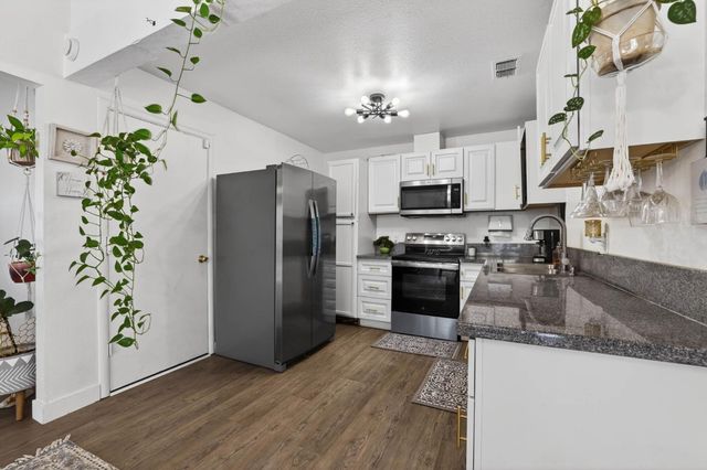 7803 Orchard Woods Cir, Sacramento, CA 95828