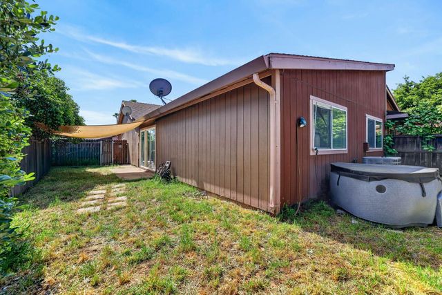 7803 Orchard Woods Cir, Sacramento, CA 95828