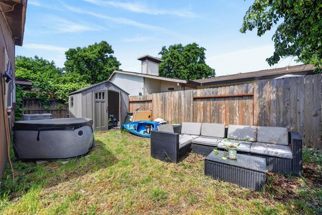 7803 Orchard Woods Cir, Sacramento, CA 95828