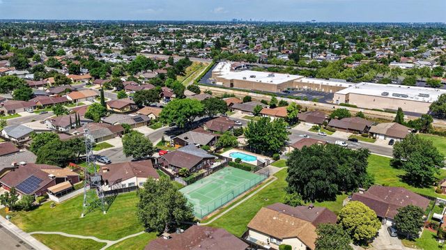 7803 Orchard Woods Cir, Sacramento, CA 95828