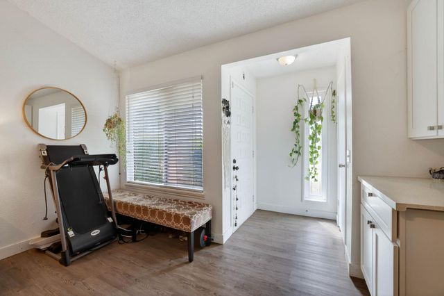 7803 Orchard Woods Cir, Sacramento, CA 95828