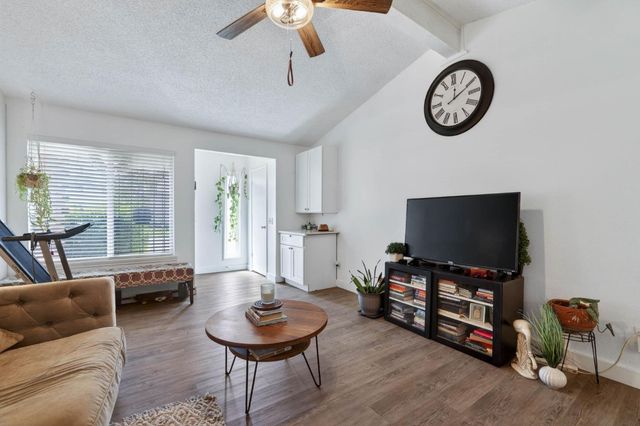 7803 Orchard Woods Cir, Sacramento, CA 95828