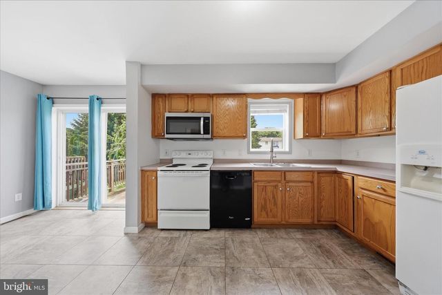 8757 KINGS RD, Waynesboro, PA 17268