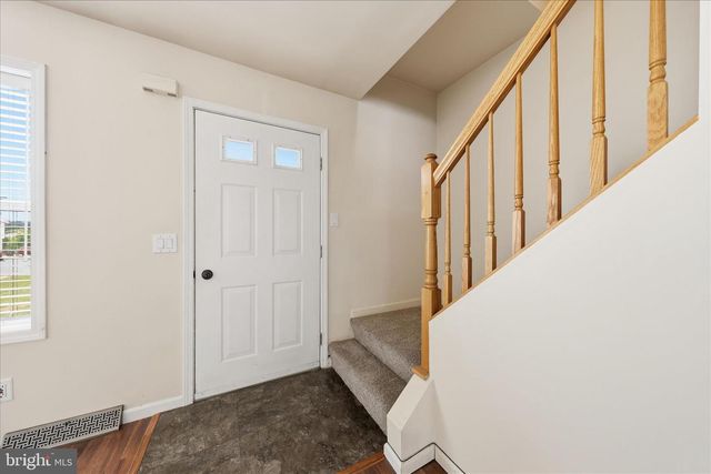 8757 KINGS RD, Waynesboro, PA 17268