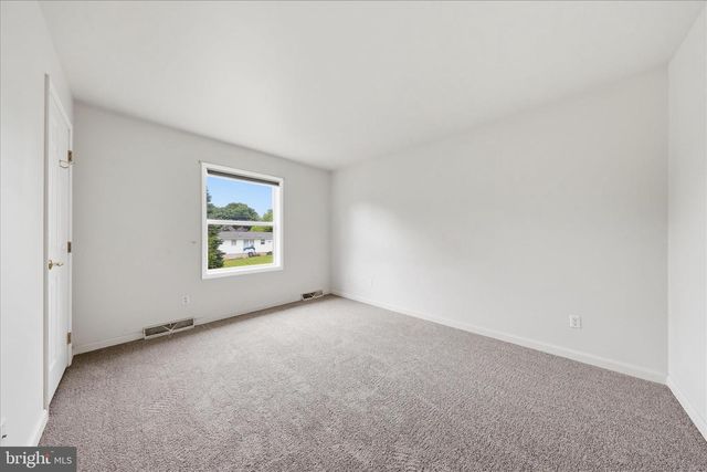 8757 KINGS RD, Waynesboro, PA 17268