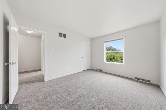 8757 KINGS RD, Waynesboro, PA 17268