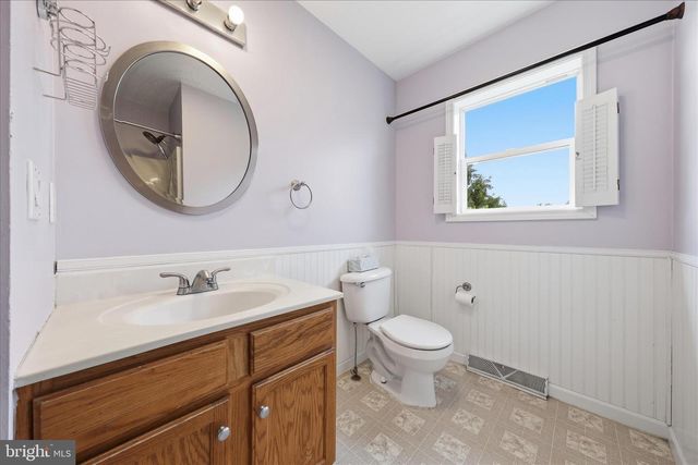 8757 KINGS RD, Waynesboro, PA 17268