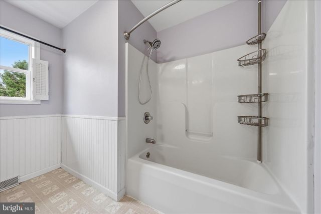 8757 KINGS RD, Waynesboro, PA 17268