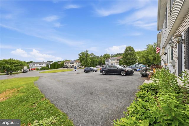 8757 KINGS RD, Waynesboro, PA 17268
