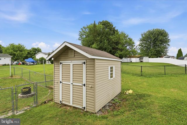 8757 KINGS RD, Waynesboro, PA 17268