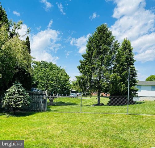 8757 KINGS RD, Waynesboro, PA 17268