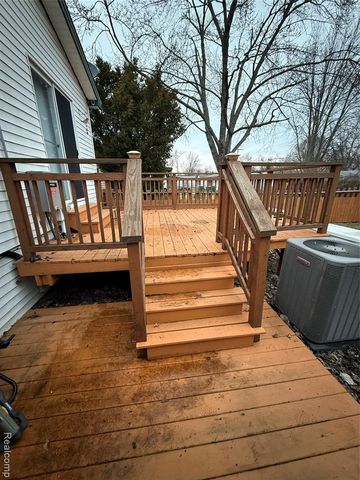 15777 Harrison, Romulus, MI 48174