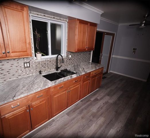 15777 Harrison, Romulus, MI 48174