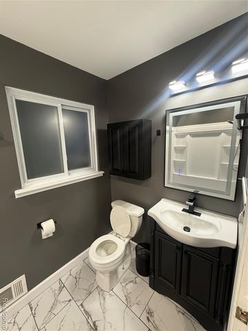 15777 Harrison, Romulus, MI 48174