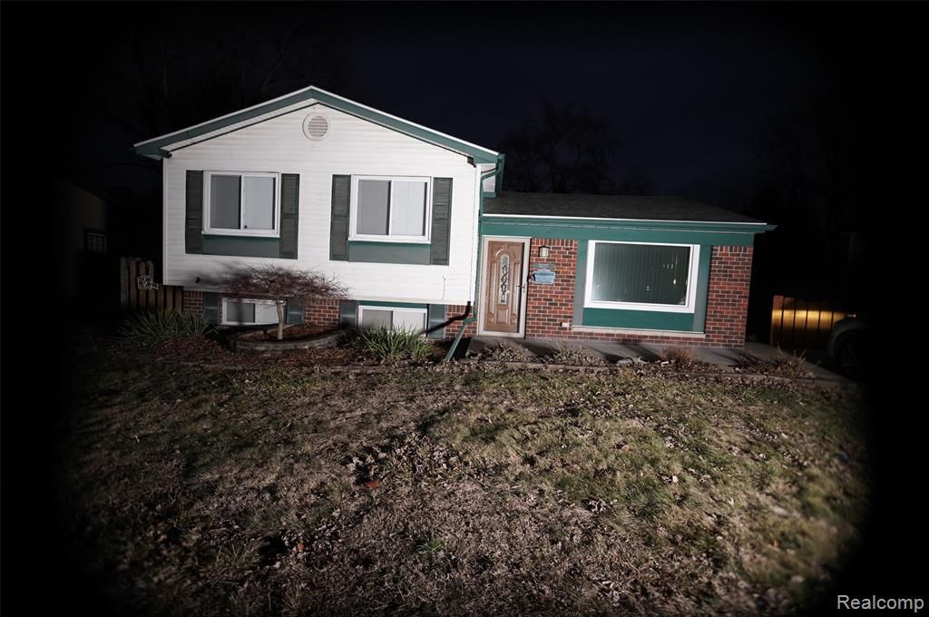 15777 Harrison, Romulus, MI 48174