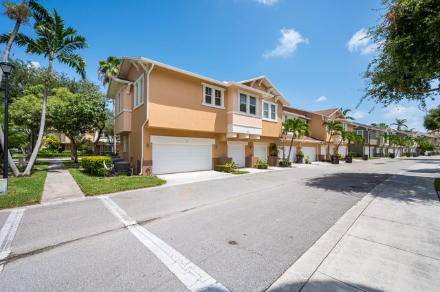 650 Pacific Grove Drive 5, West Palm Beach, FL 33401