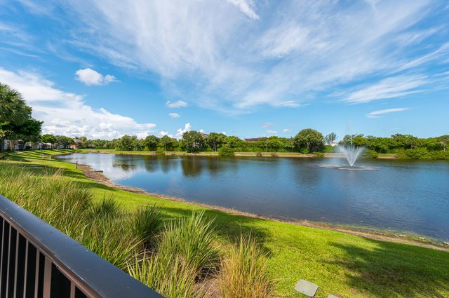 650 Pacific Grove Drive 5, West Palm Beach, FL 33401