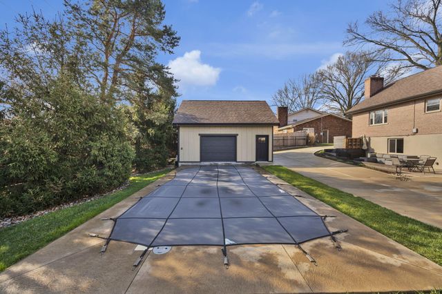 758 Meadow View Drive, Villa Hills, KY 41017