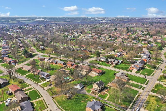 758 Meadow View Drive, Villa Hills, KY 41017