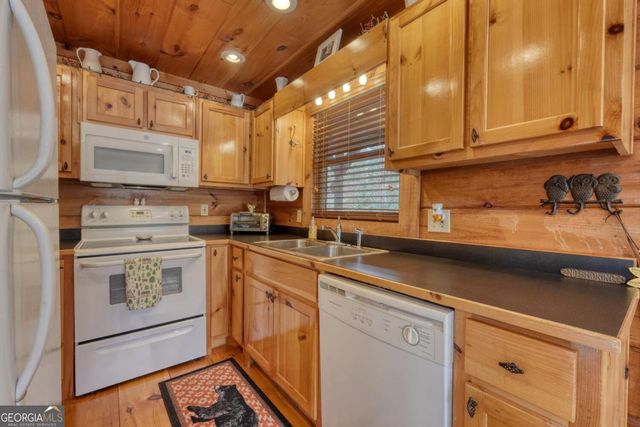 76 Channing Hollow, Morganton, GA 30560