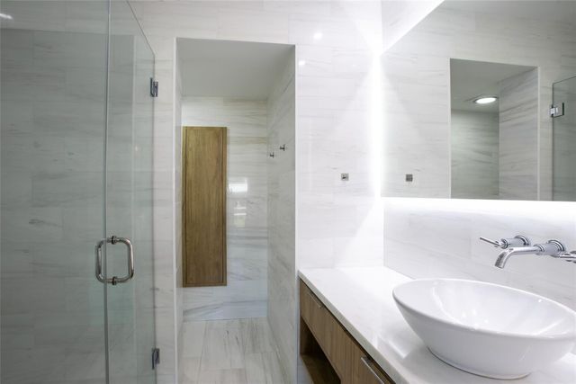 1806 NE 22nd Terrace, Fort Lauderdale, FL 33305