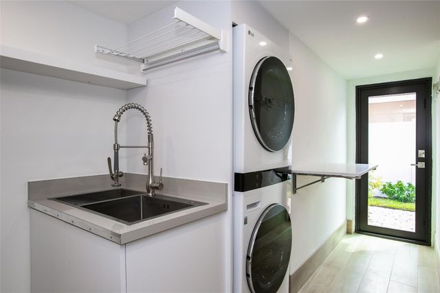 1806 NE 22nd Terrace, Fort Lauderdale, FL 33305