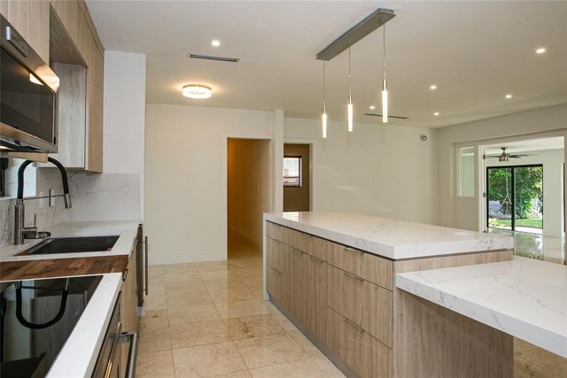 1806 NE 22nd Terrace, Fort Lauderdale, FL 33305