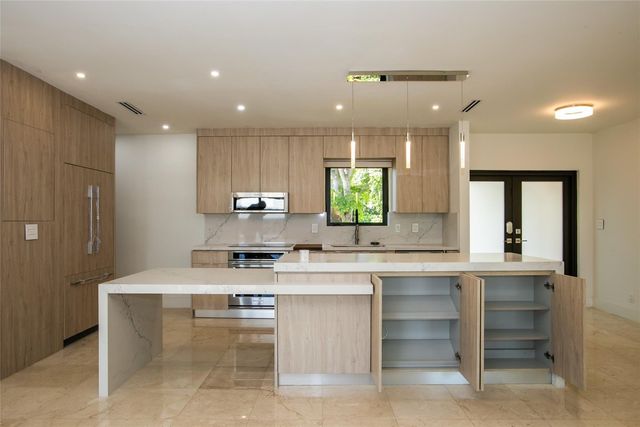 1806 NE 22nd Terrace, Fort Lauderdale, FL 33305