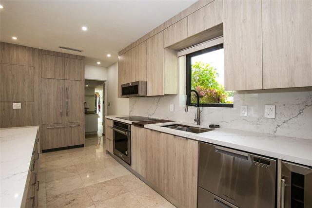 1806 NE 22nd Terrace, Fort Lauderdale, FL 33305